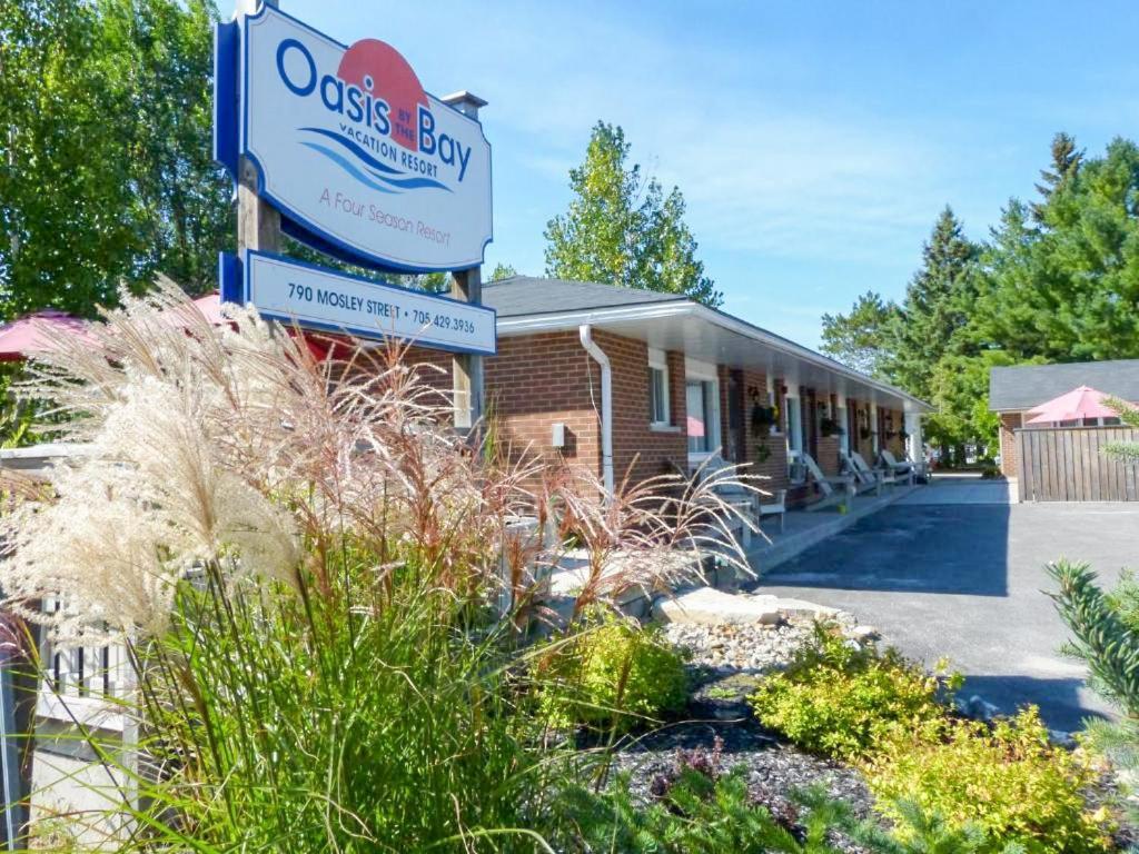Oasis By The Bay Vacation Suites Wasaga Beach Exterior photo